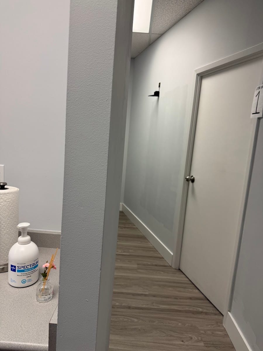 Forest Walk-In Clinic Richmond Hill (Must Book Online, Clinic on Top Floor), photo 2
