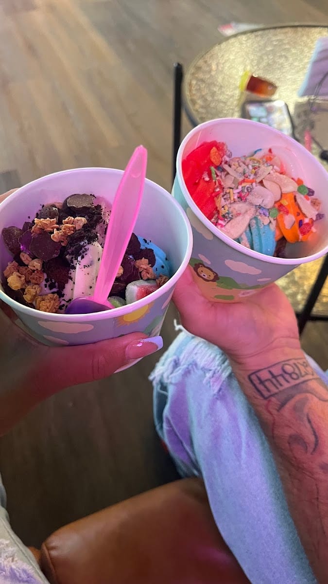 Spoon it! Frozen Yogurt Factory