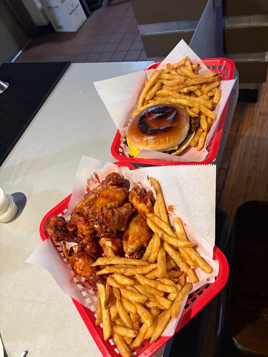 Dorothy’s Bar & Grill, photo 3