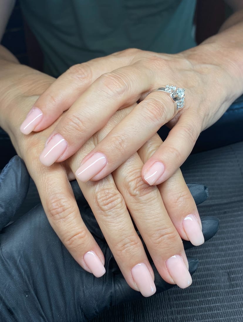 Polished Palm Nail Bar