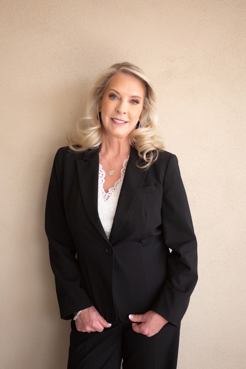 Debra K Adamson - Realtor - RE/MAX Fine Properties, photo 2
