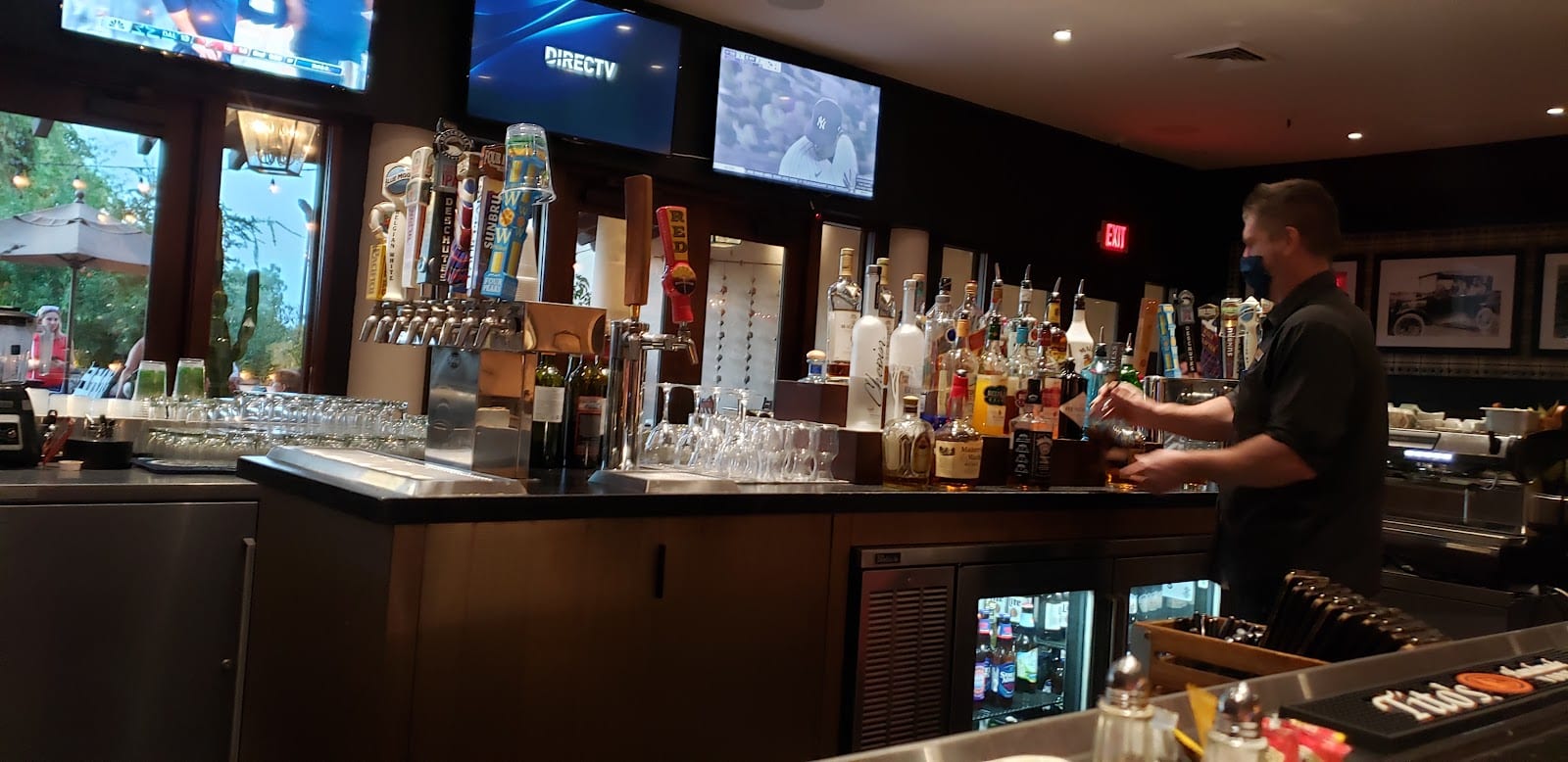 Bar Six40
