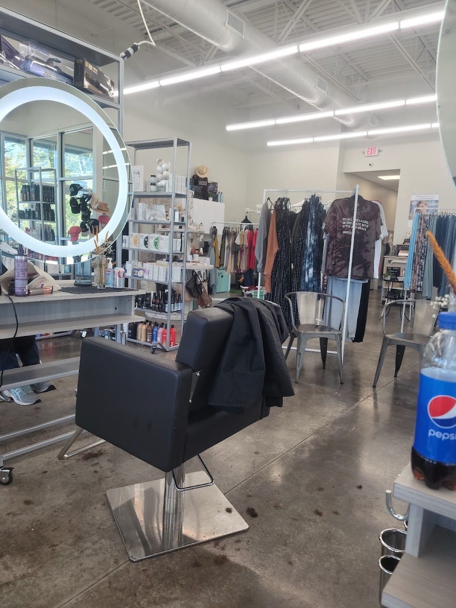 Clipzone Salon and Spa, photo 3