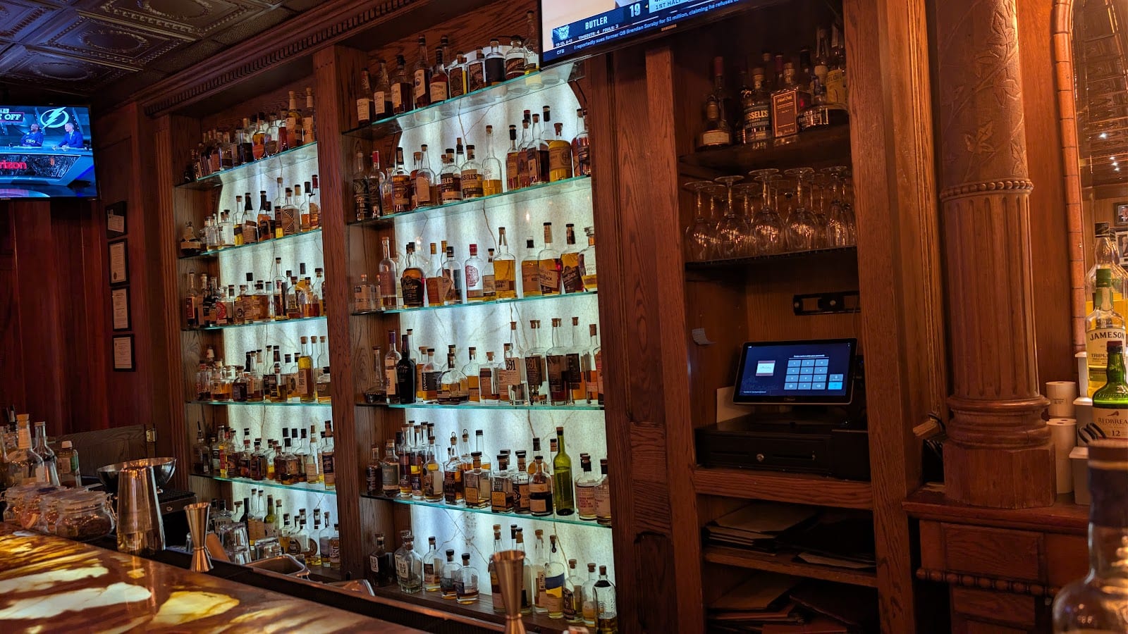 The Whiskey Bar At The Cascades Restaurant, photo 2
