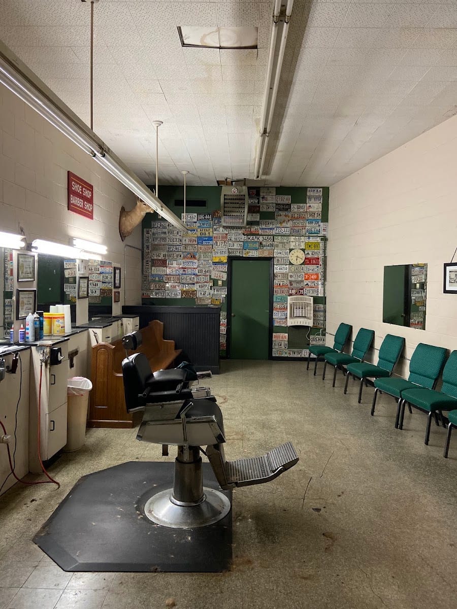 Scottie's Plaza Barber Shop, photo 4