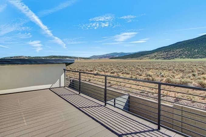 MOUNTAIN VIEW RETREAT New Property, movie theater, mountain views, 7 bedrooms