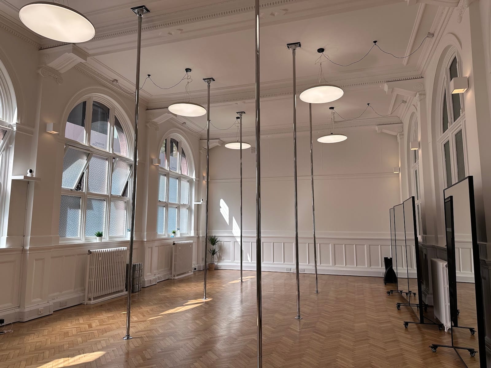 Savage Pole Holborn, photo 2