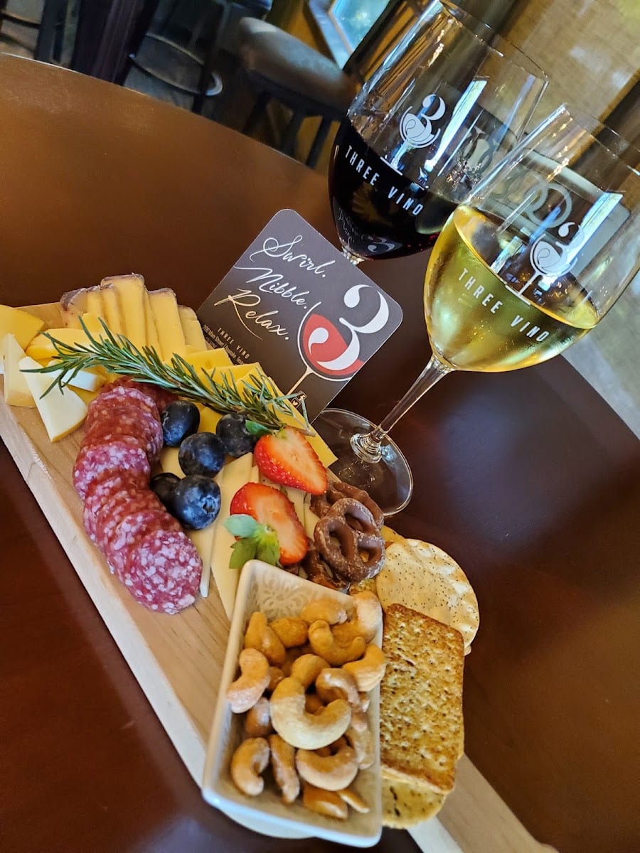 3 Vino Wine Bar & Bottle Shop