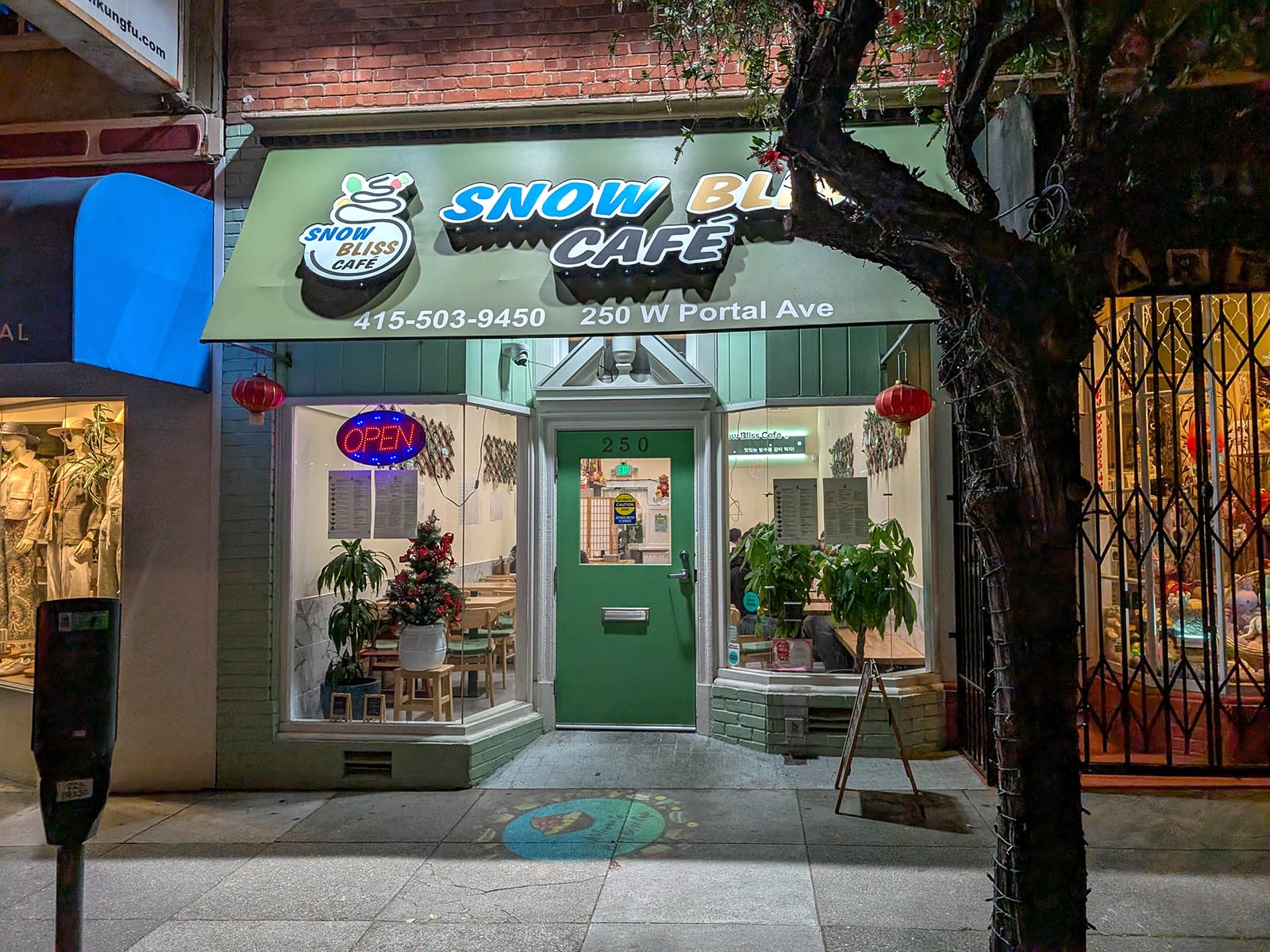 Snow Bliss Cafe