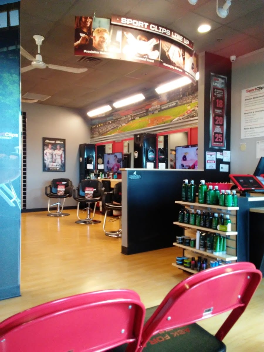 Sport Clips Haircuts of Fort Wayne - Apple Glen