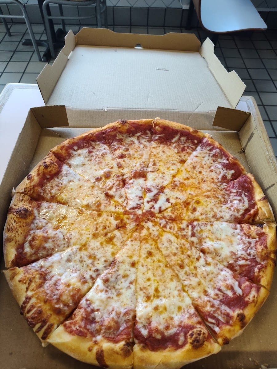 Linda's New York Pizzeria, photo 3