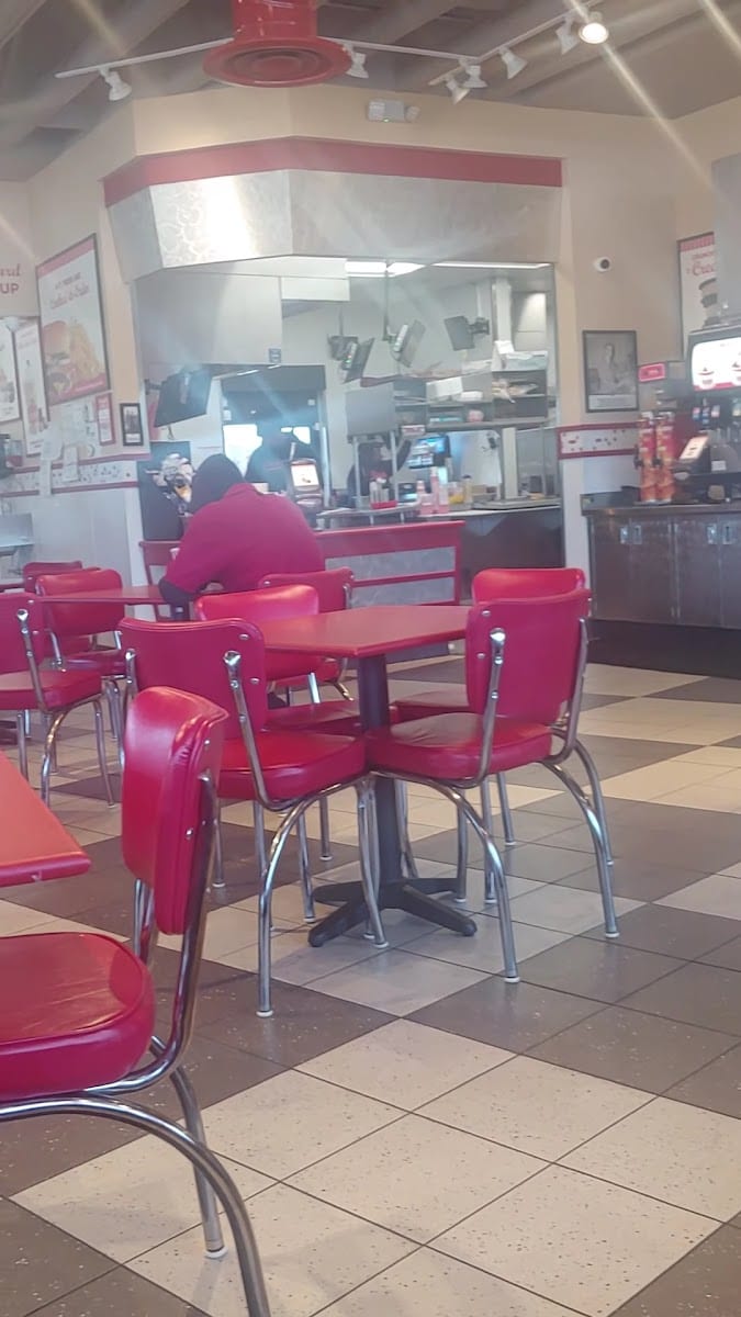 Freddy's Frozen Custard & Steakburgers, photo 3