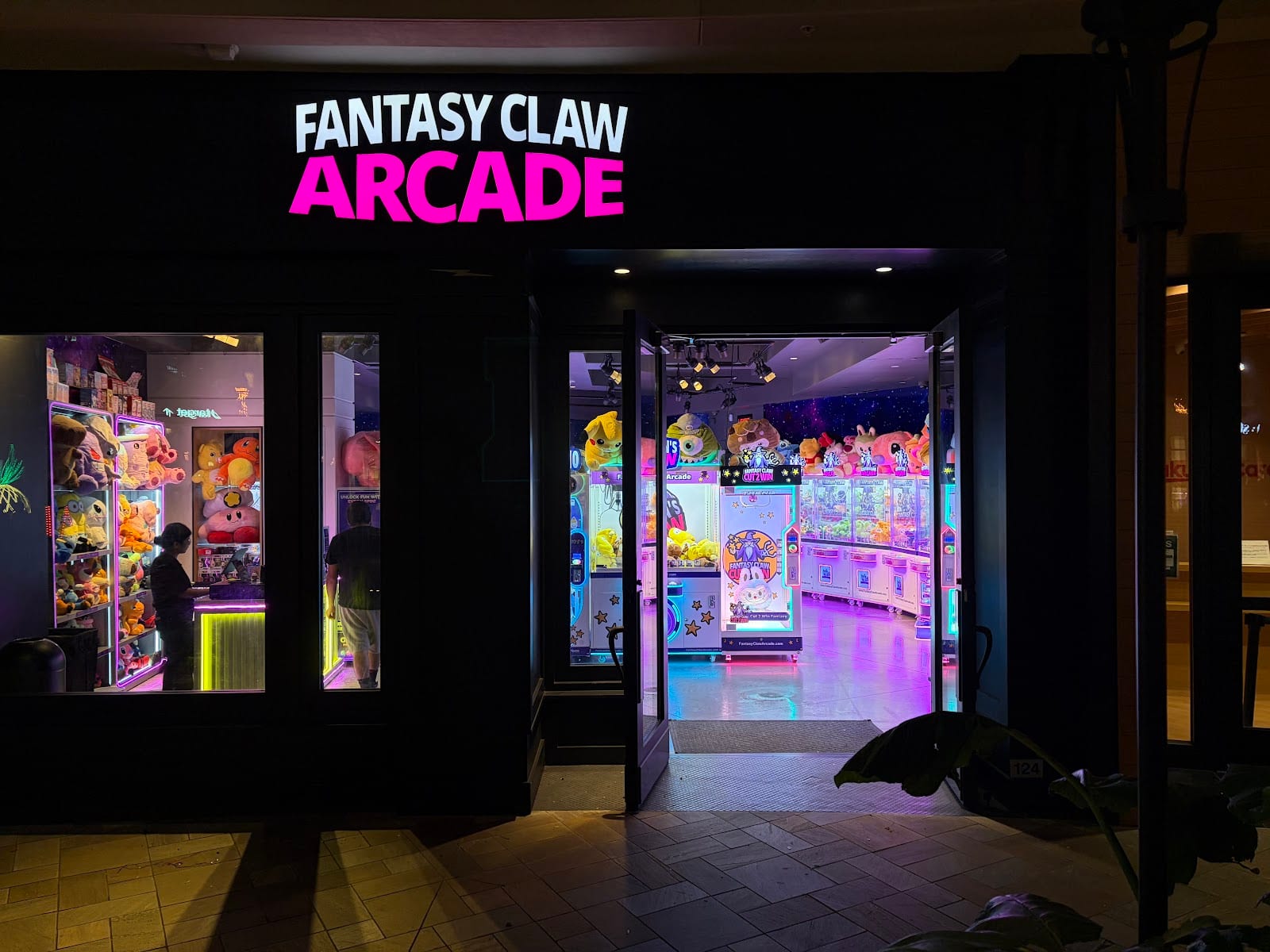 Fantasy Claw Arcade Hawaii, photo 3