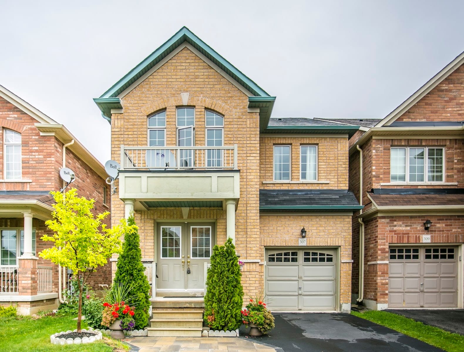 Tyler Davis: RE/MAX REALTY SPECIALISTS INC., BROKERAGE