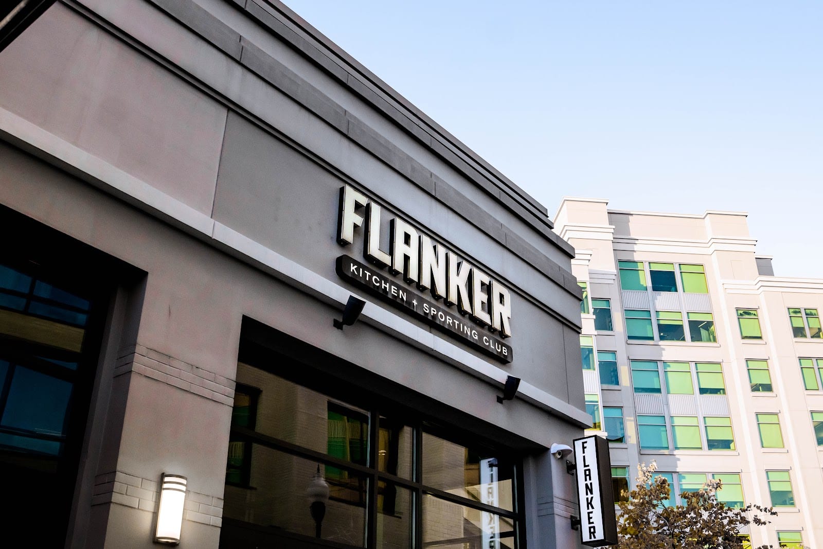 Flanker Kitchen + Sporting Club, photo 2