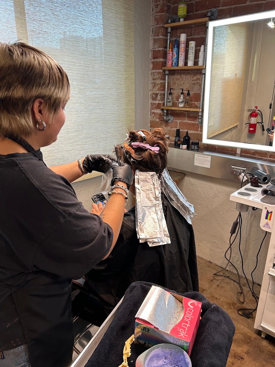 Belle Starr Salon, photo 2