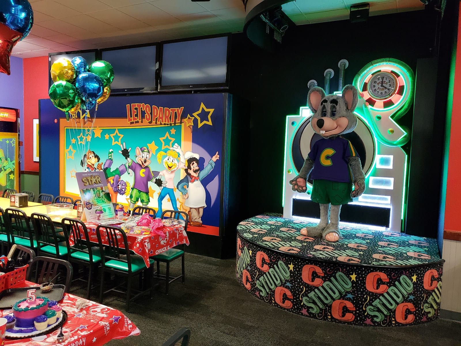 Chuck E. Cheese