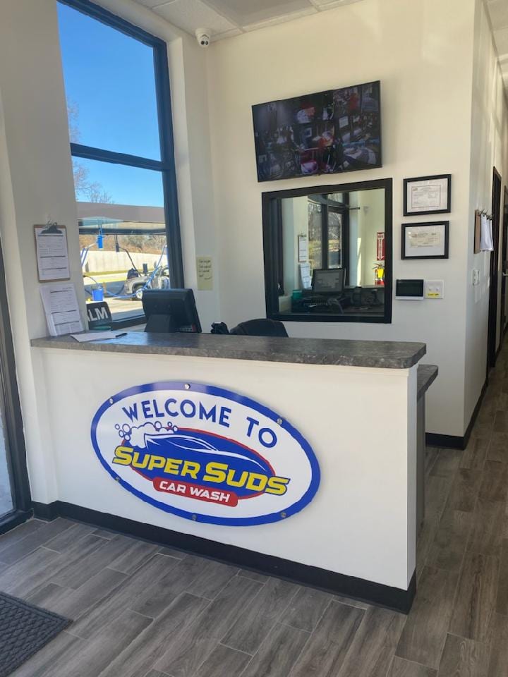 Super Suds Car Wash, photo 4