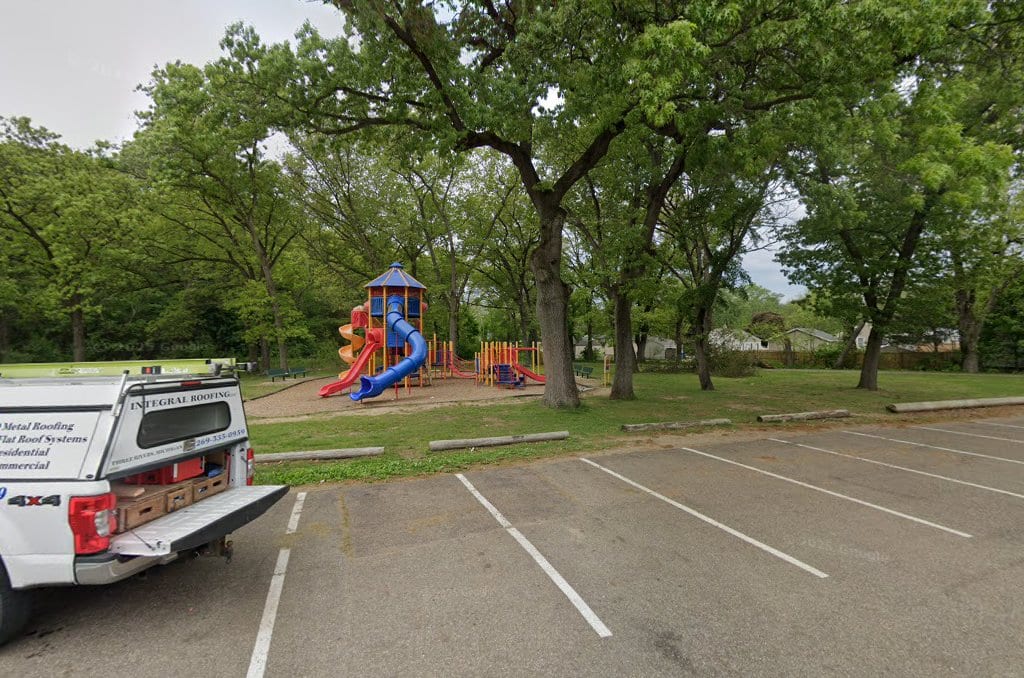 Playground, photo 4
