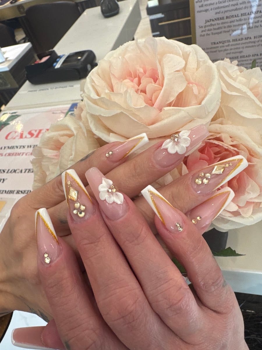 M. Vince Nail Spa
