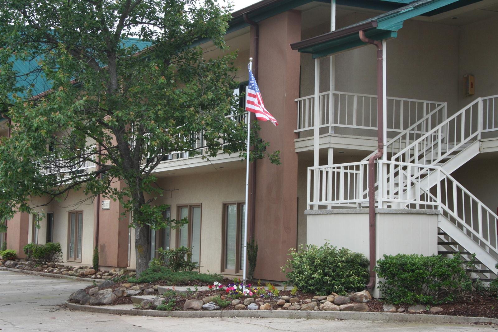 Ford Realty Co, photo 2