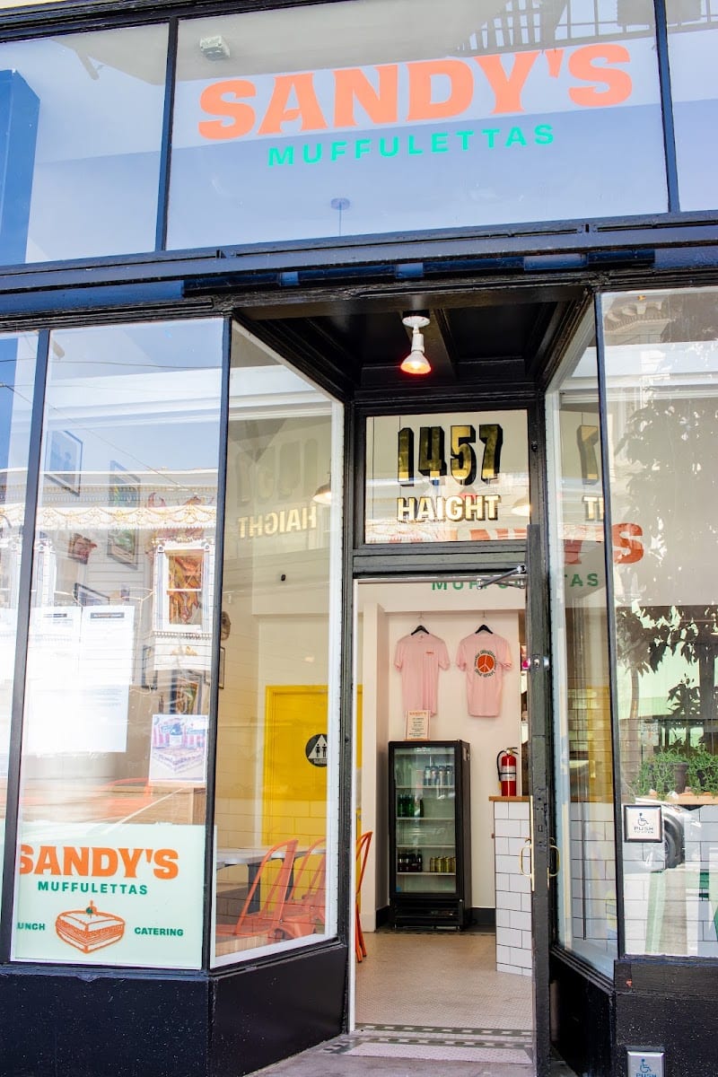 Sandy's, photo 2
