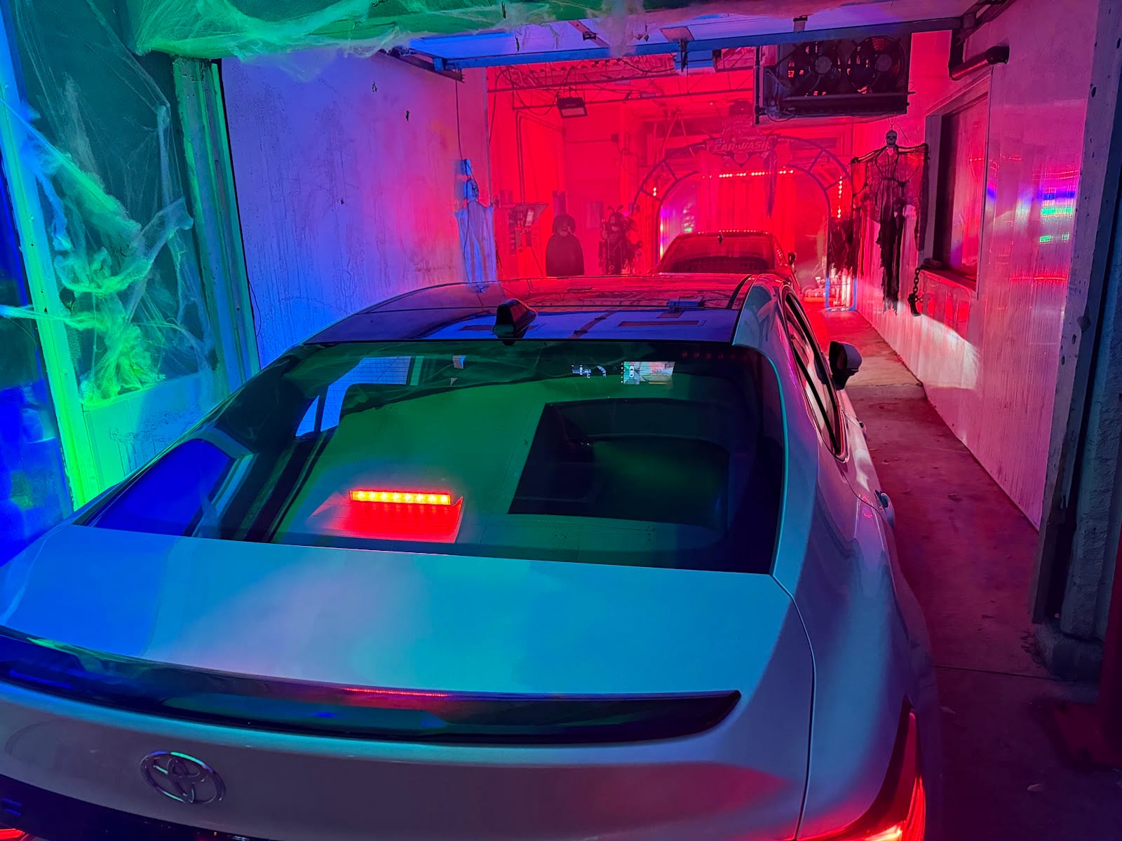 Popular Car Wash & Detailing - Free Vacuums, photo 4