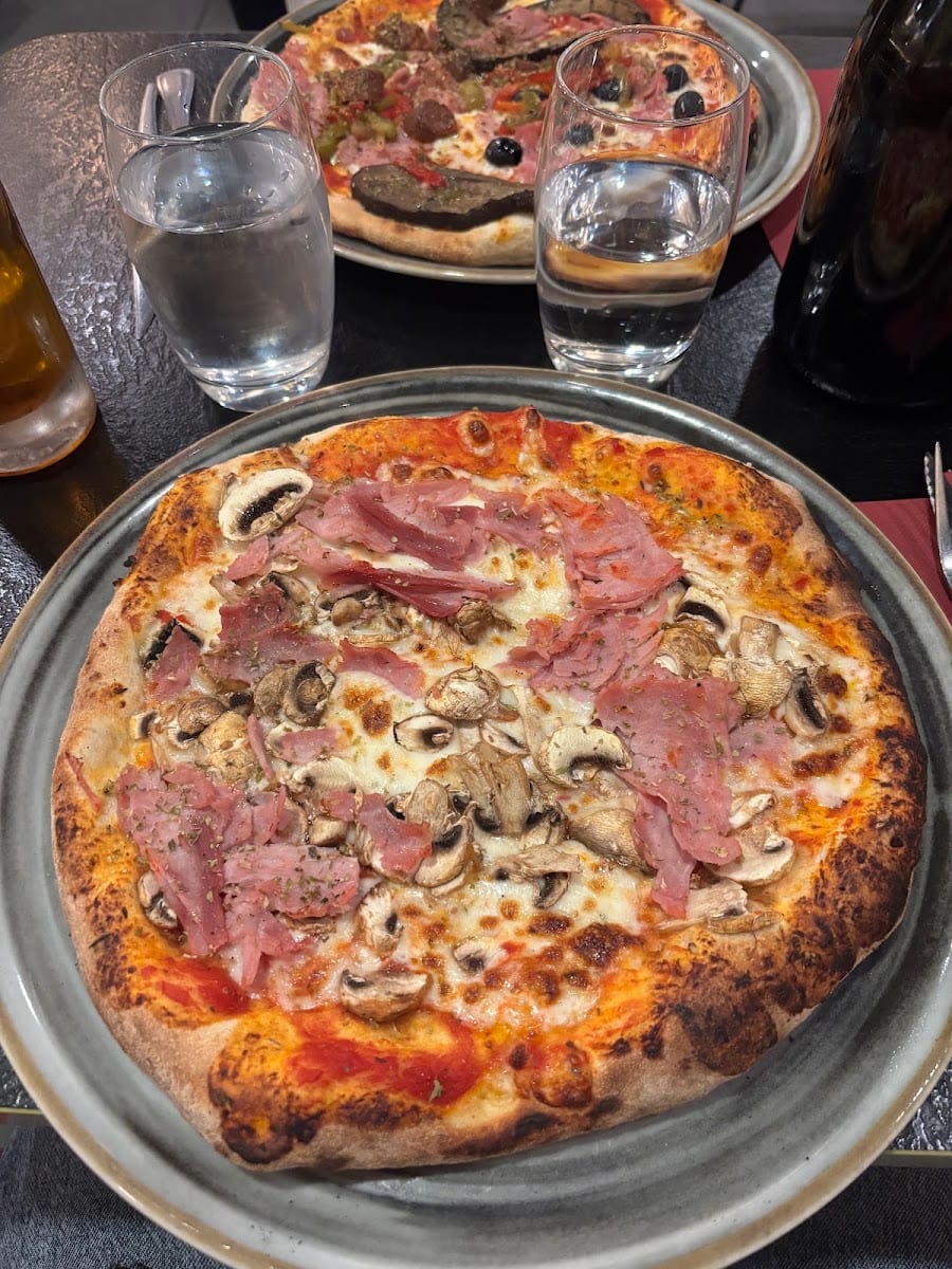 Pizza momo, photo 2