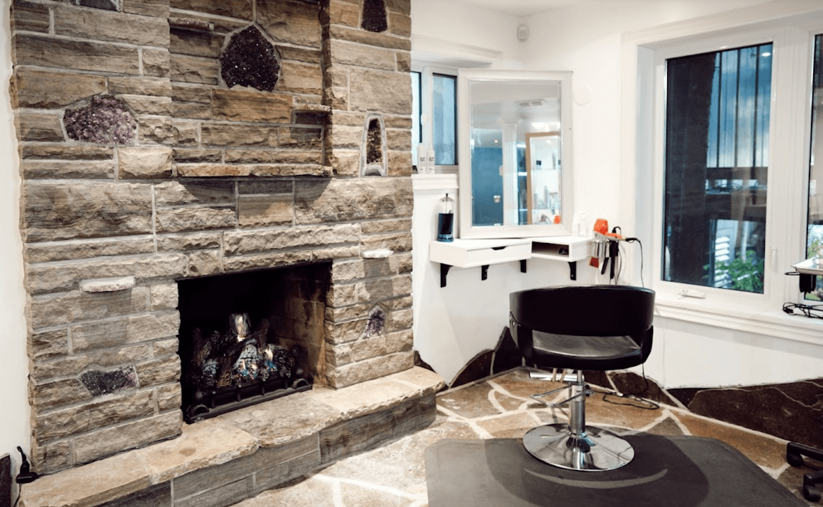 Parisa Paghik Salon, photo 2