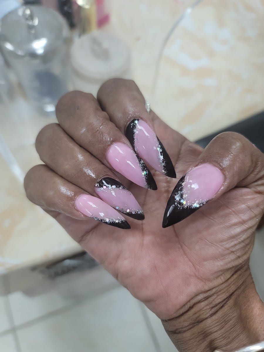 Lucky Nail, photo 3