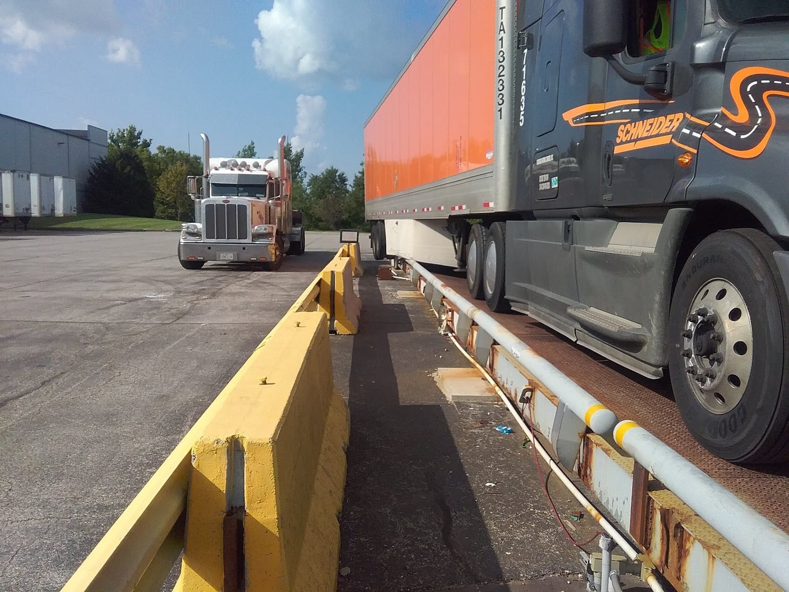 Travis Truck, photo 4