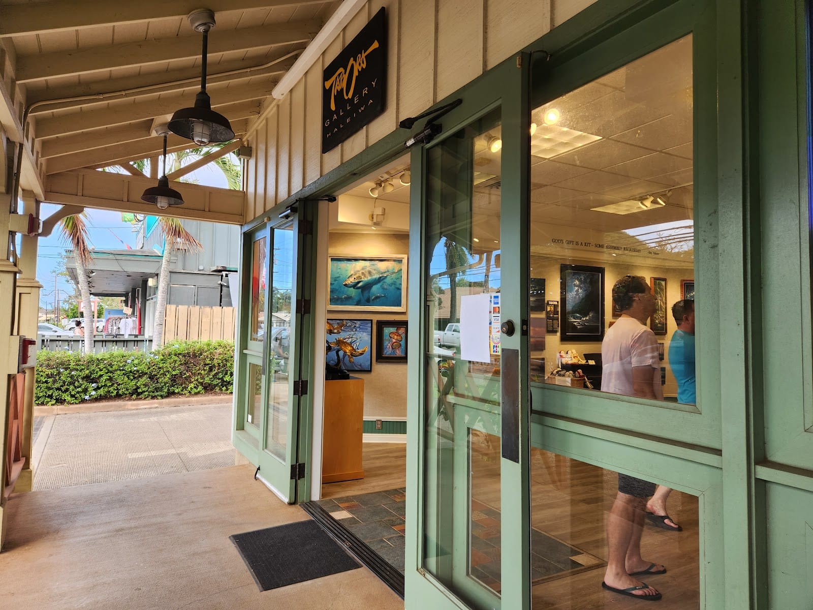 Tabora Gallery Haleiwa, photo 3