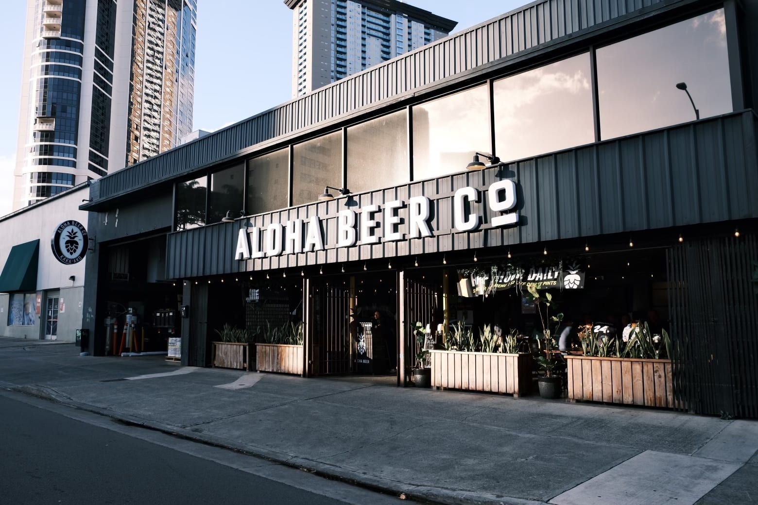 Aloha Beer Company, photo 2