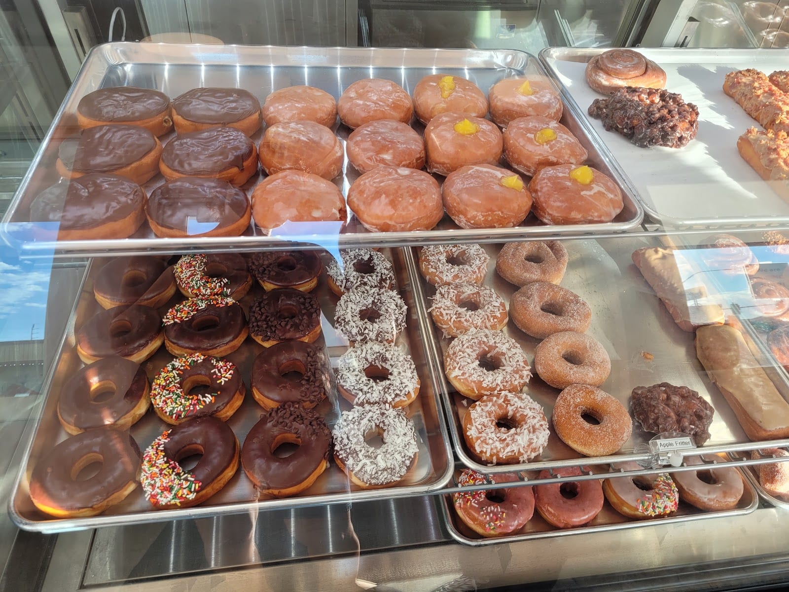 Donut Factory Dee's-Mazzoa