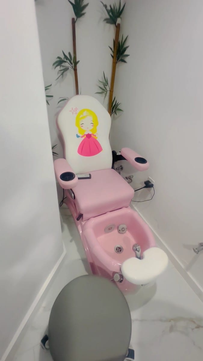 Rumor Has It Massage, Facial, Nail, Brow & Day Spa, photo 3