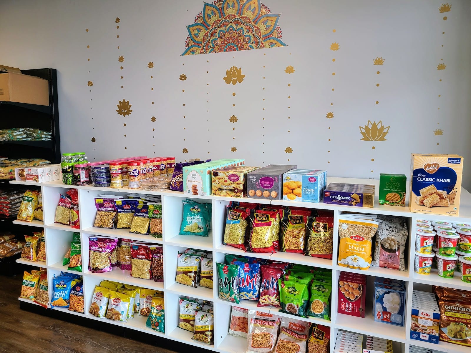 Kirana & Chaat Corner