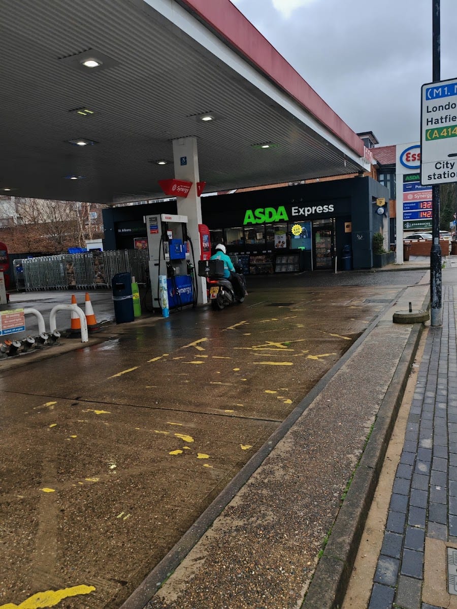 Esso, photo 2
