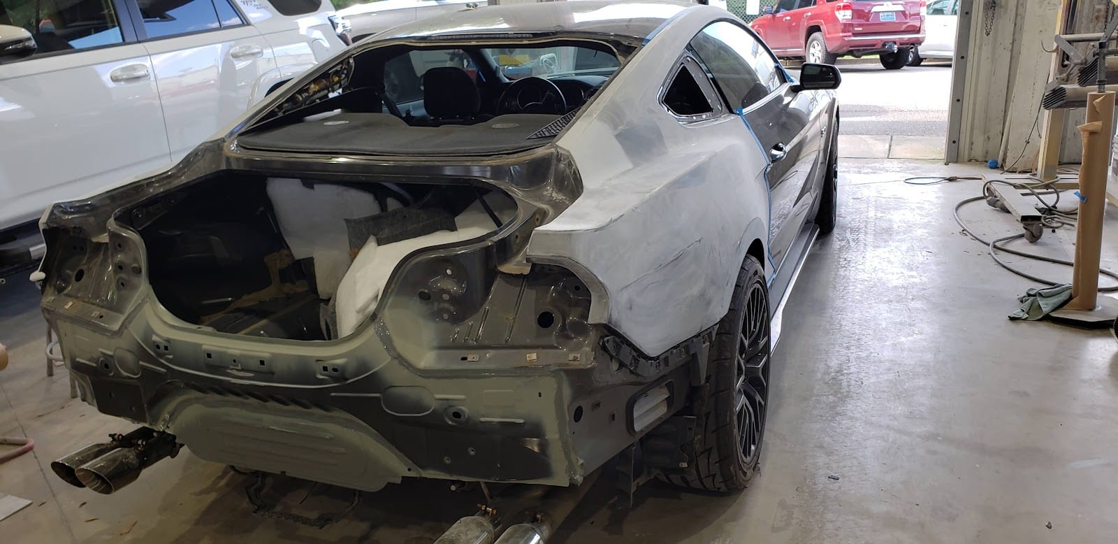 Caliber Collision, photo 3