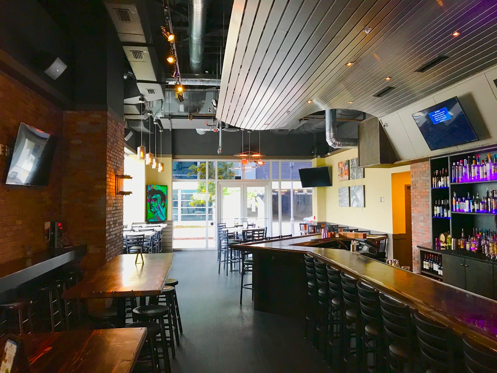 District Tavern, photo 2