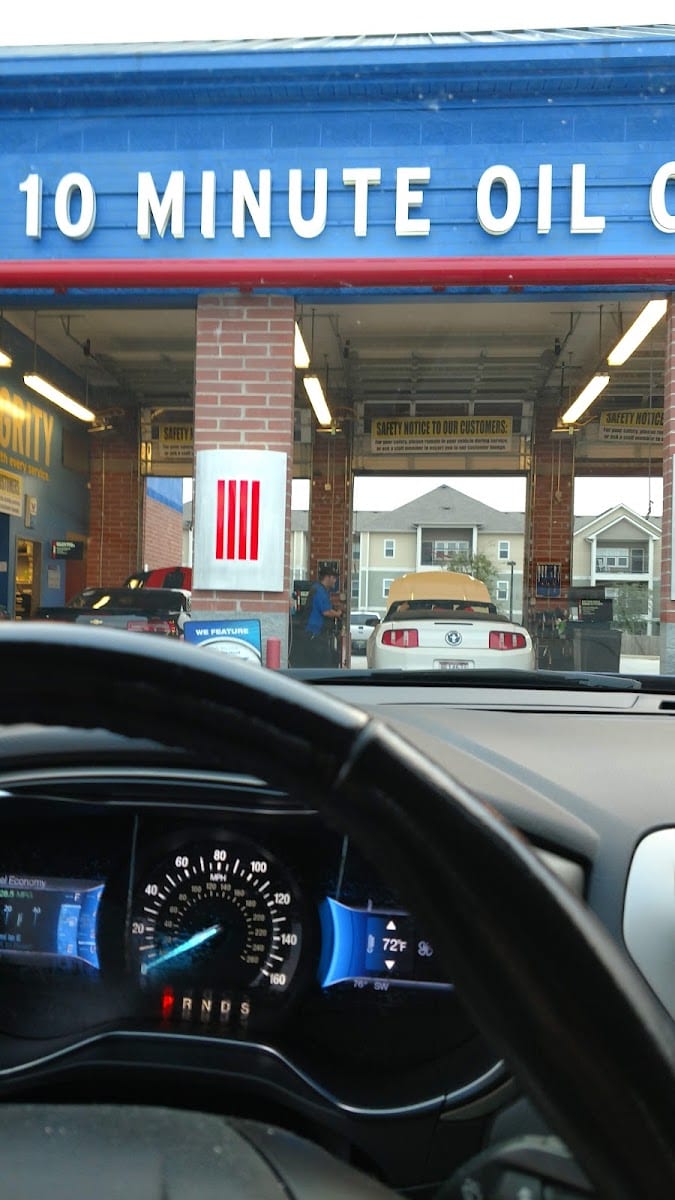 Express Oil Change & Tire Engineers, photo 3