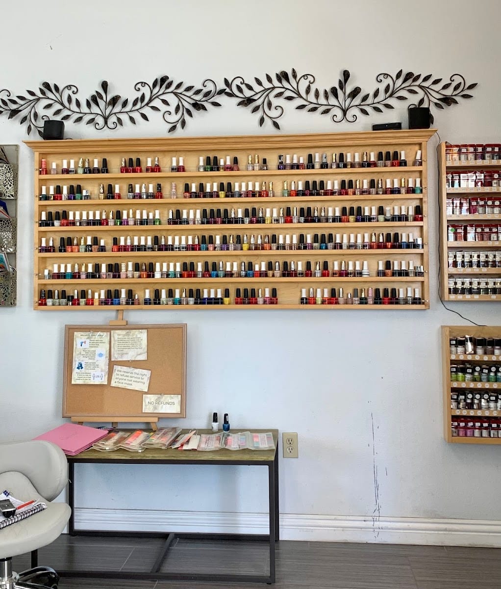 Golden Nail Bar, photo 3
