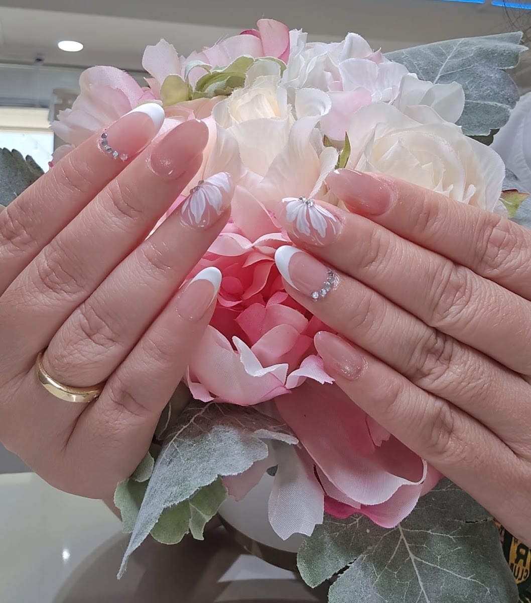 Blooming Nails in Honolulu, Hawaii, photo 2