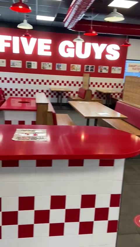 Five Guys, photo 3