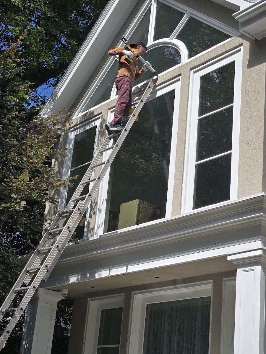 Bee Style Caulking & Painting