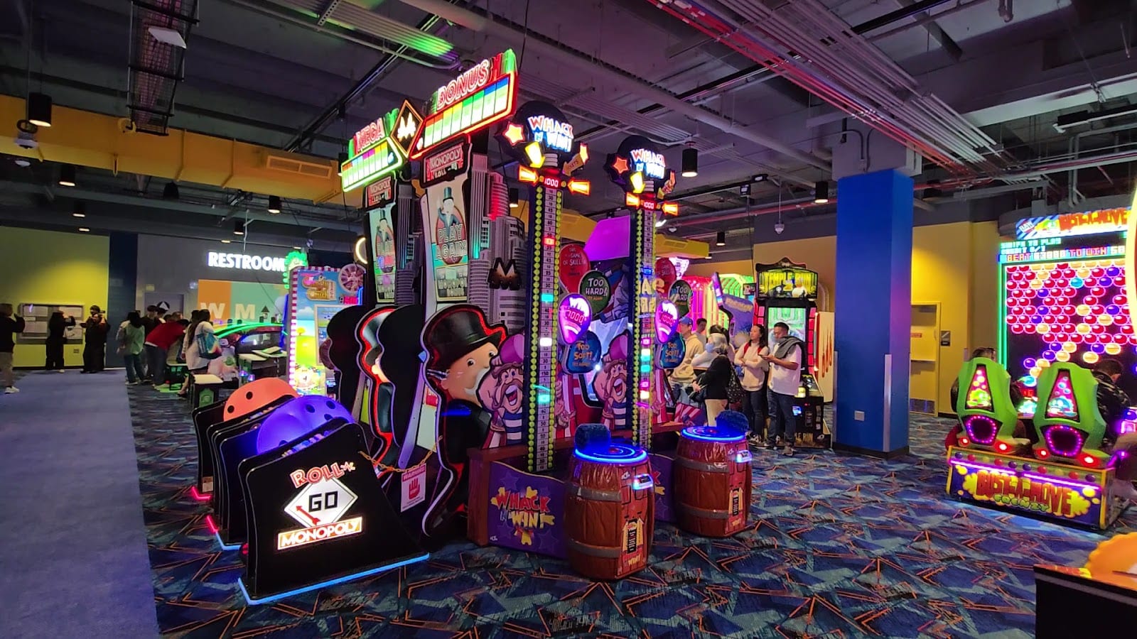 Round1 Bowling & Arcade - San Francisco, photo 2