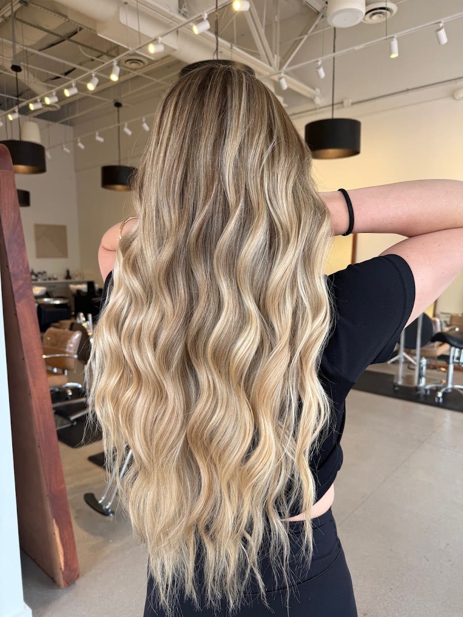 Desert Blonde Salon, photo 2