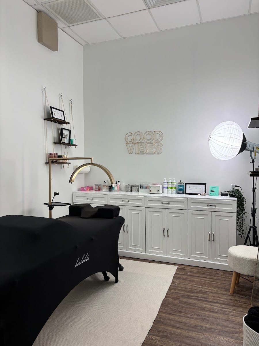 Flutura Beauty