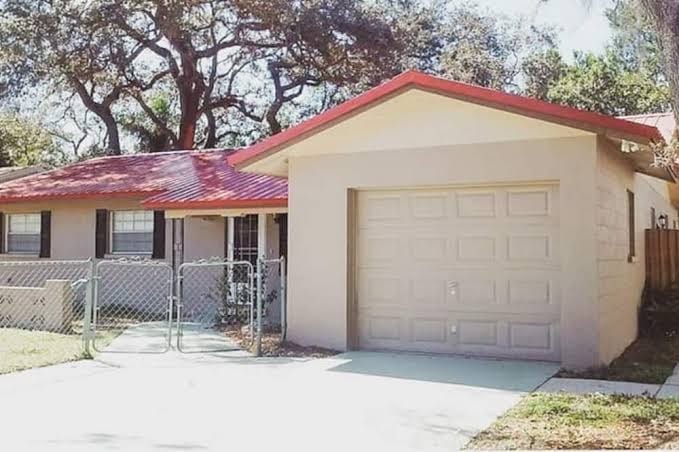 NEW Cozy Getaway /Pool /Gym /Fireplace /Heart of Tampa Stay, photo 3