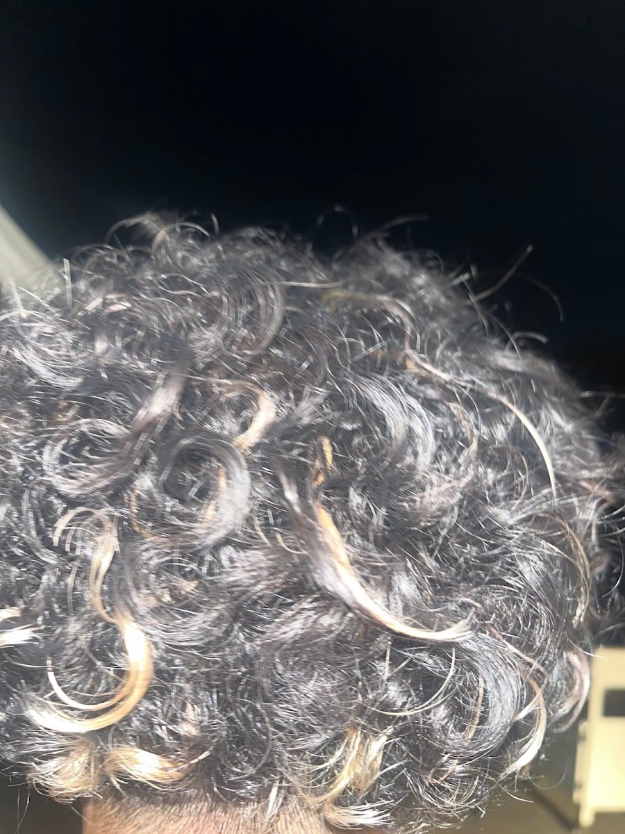 Unisex Beauty Salon