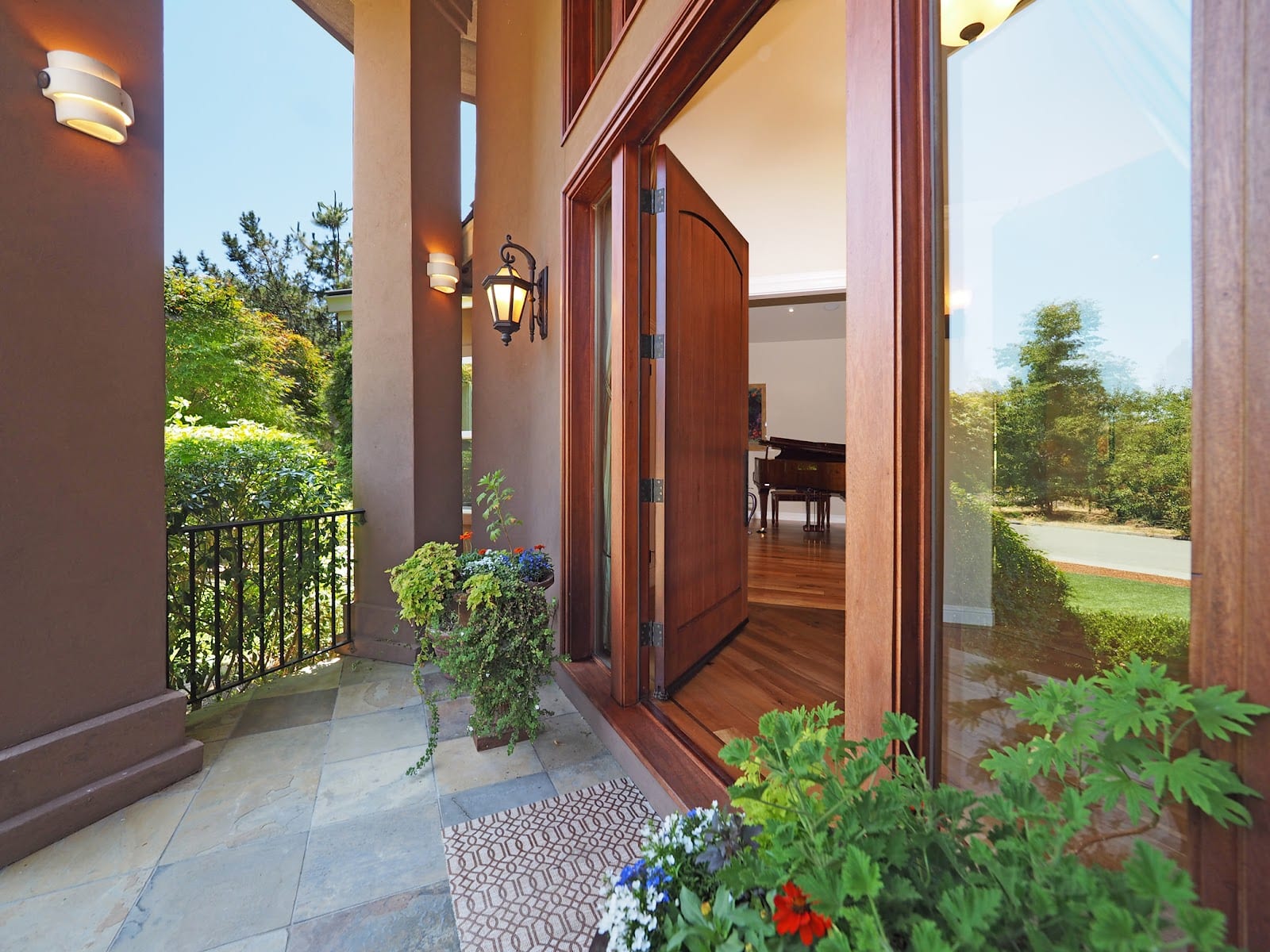 Corcoran Icon Properties, photo 4